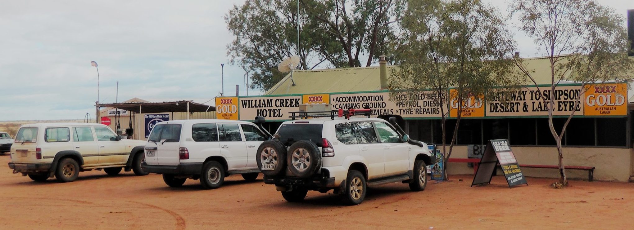 William Creek Hotel, a lonely pub in the outback.