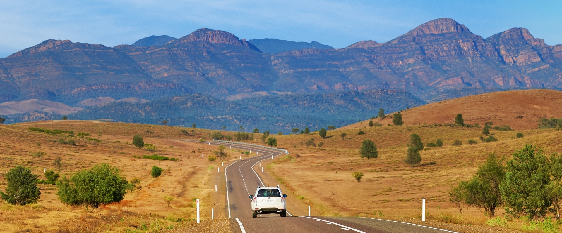 Flinders Ranges Way, Wilpena Pound. Image: SATC