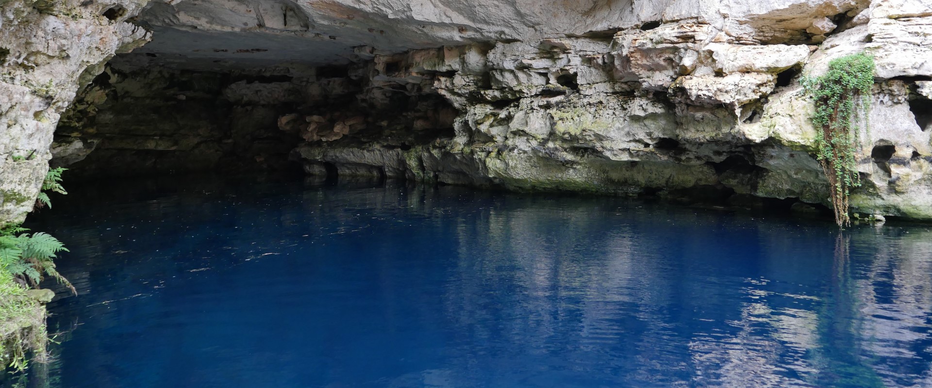 Sparkling blue waters of the Kilsby sinkhole. Image: Dougal McFuzzlebutt